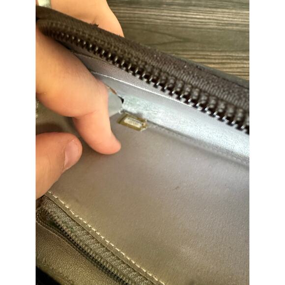 CHANEL Camellia Lambskin Round Zipper Long Wallet - Picture 5 of 13